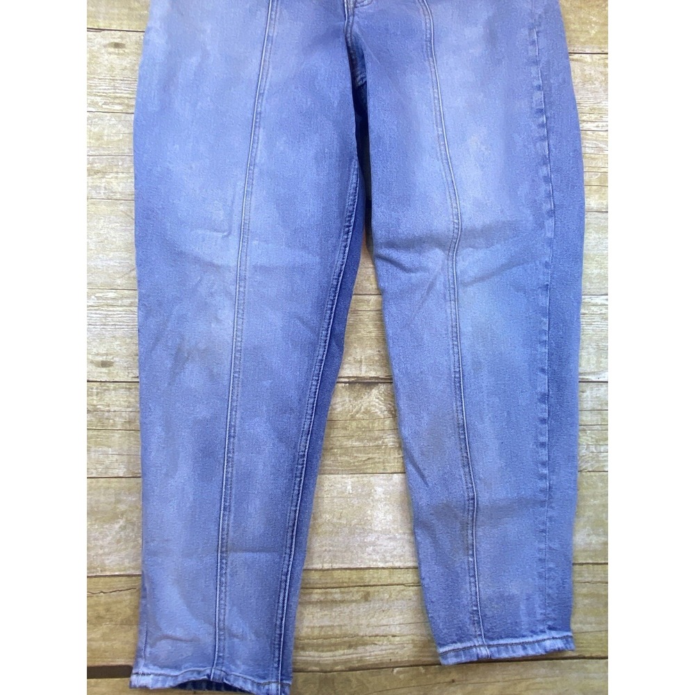 Divided Jeans Women's Size 10 Lite Bleach Wash Taper - Picture 7 of 9